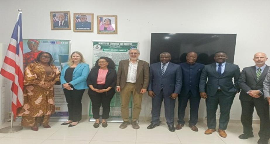MoCI’s SMT in photo with MCC Delegation