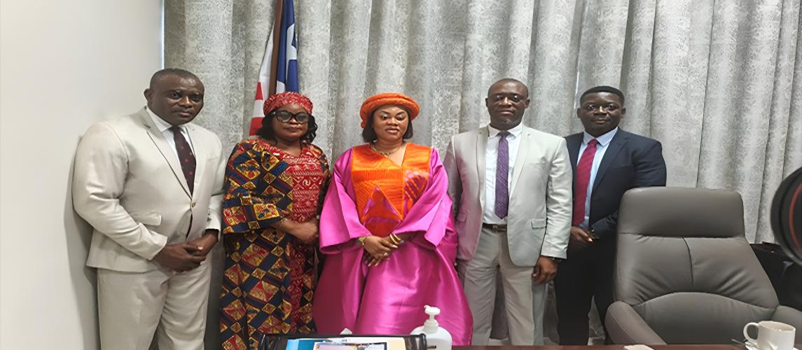 Second Lady Synleseh Stephenie Dahn-Koung (3rd from left) and Commerce Minister Magdalene Dagoseh (4rd from left) during a visit at the EJS Complex, where the KPEKOR Project was introduced to empower women, girls, and people with disabilities.