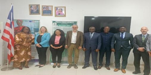 MoCI’s SMT in photo with MCC Delegation